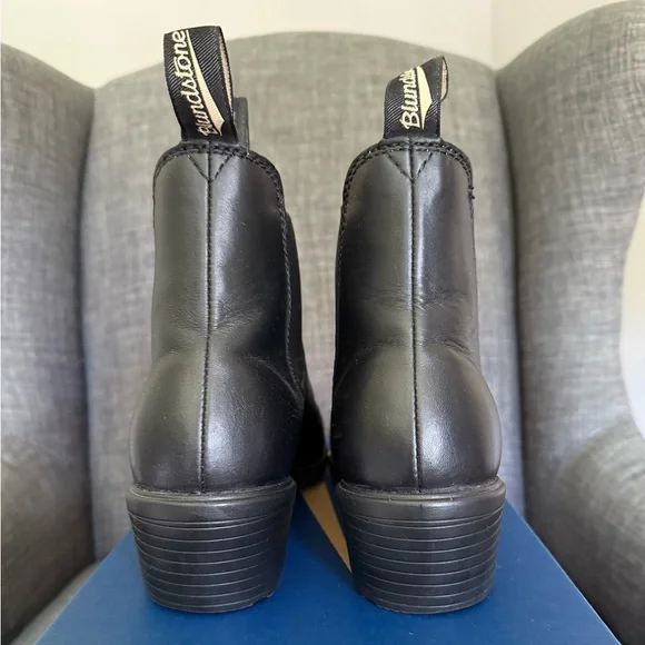 Blundstone #1671 Black Chelsea Heeled Leather Boots size EU 40 (US womens 9.5) - Picture 4 of 15